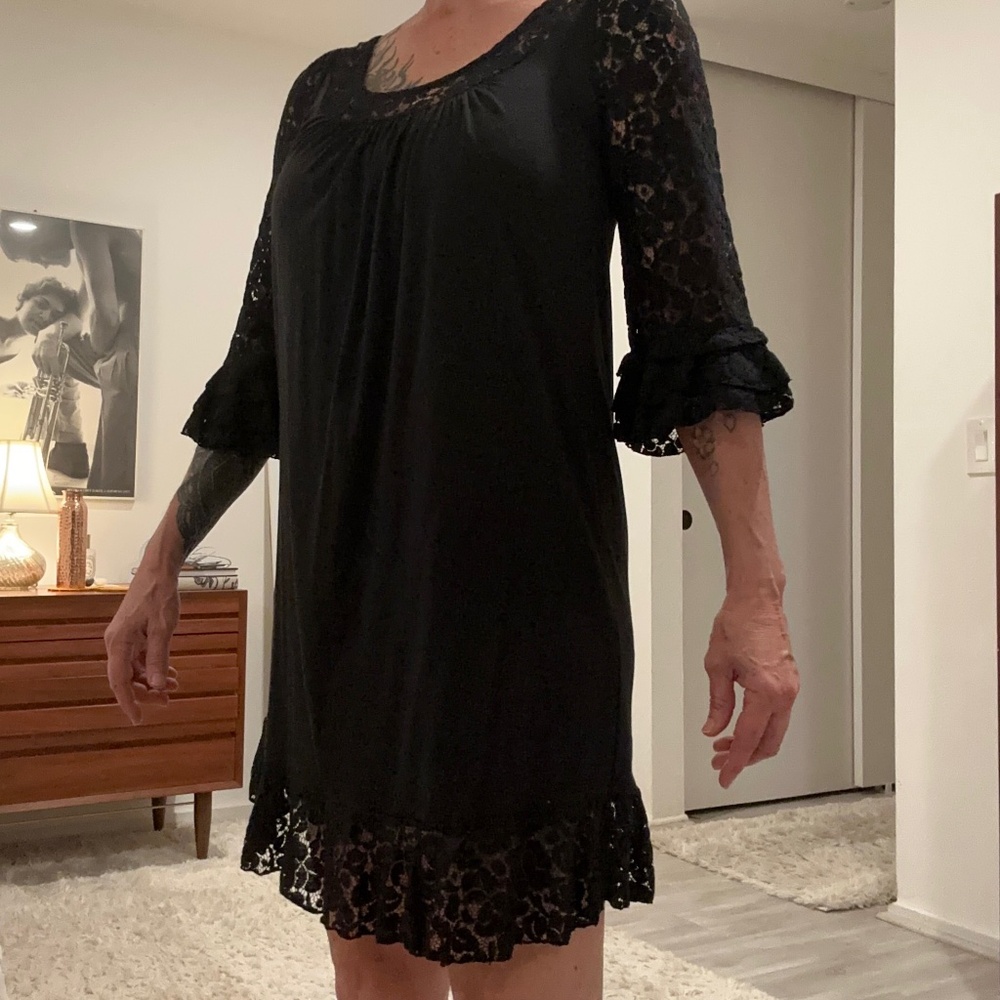 MODA INTERNATIONAL LITTLE BLACK DRESS WITH LACE SLEEVES AND HEM - M